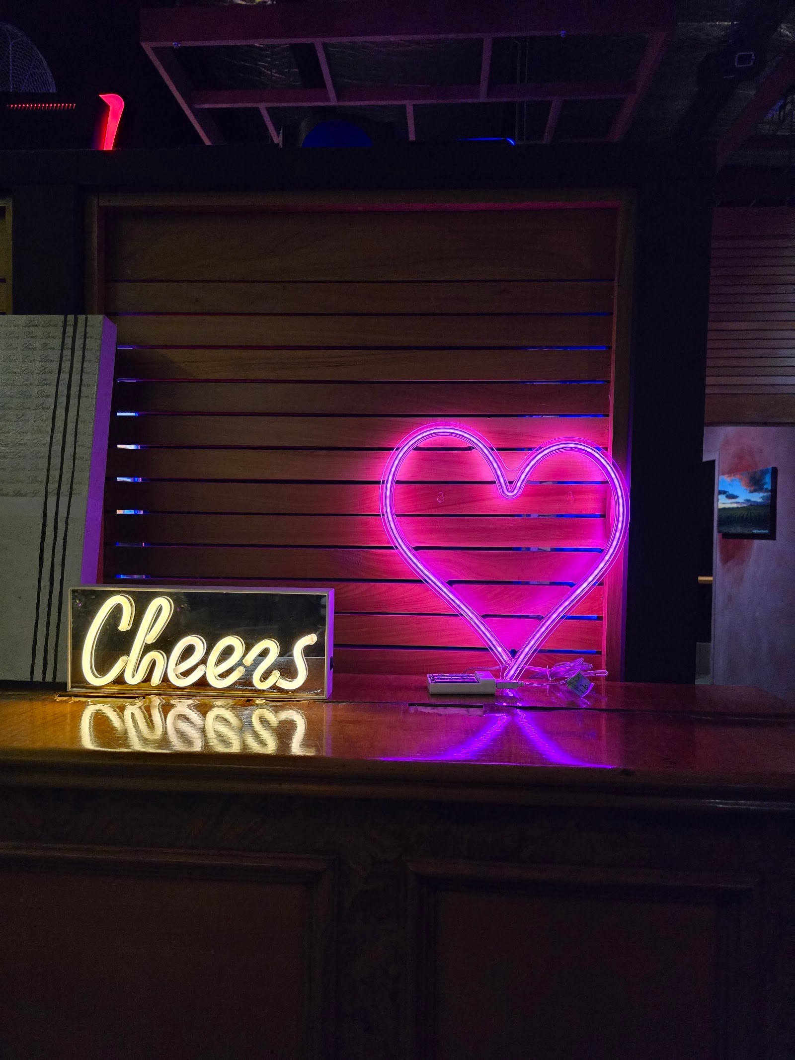 Roweyz Karaoke Bar photo 3